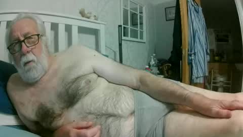 Snapshot of sillyoldman45221063 chatting on 07-12-26, 10:01 sillyoldman45221063 online show from 07-12-26, 10:01