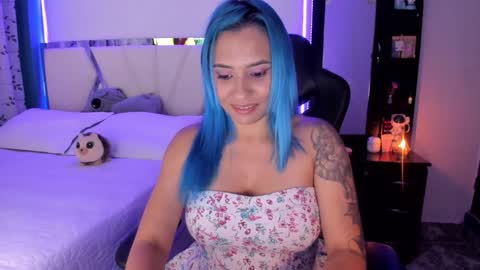 Snapshot of silver_jinx chatting on 02-02-25, 01:23 powder online show from 02-02-25, 01:23