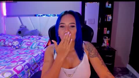 Snapshot of silver_jinx chatting on 02-22-26, 02:24 powder online show from 02-22-26, 02:24