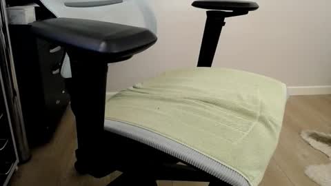 Snapshot of silverco68 chatting on 10-22-25, 09:25 notyourdaddy online show from 10-22-25, 09:25