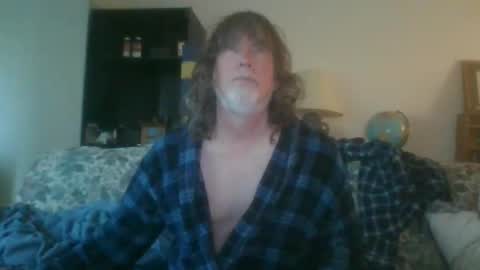 Snapshot of silverfunfox chatting on 11-15-25, 08:38 silverfunfox online show from 11-15-25, 08:38