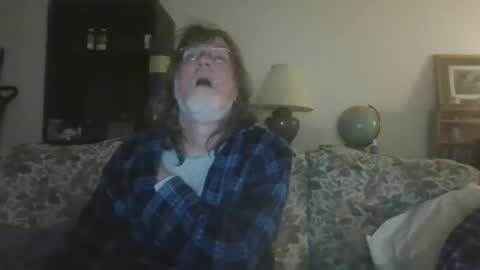 silverfunfox online show from 12-21-25, 04:19