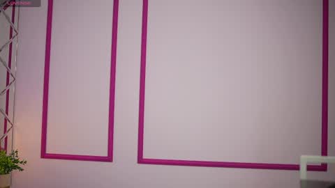 Snapshot of silverrmoon chatting on 06-18-26, 06:46 Kristina Kris online show from 06-18-26, 06:46