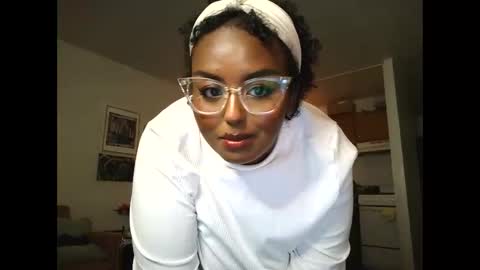 Simin Fox online show from 11-27-25, 04:03