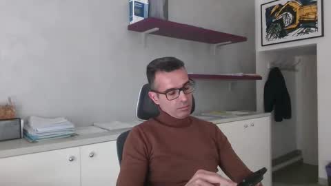 Snapshot of simmeturbate chatting on 03-10-26, 10:53 Italiandaddyitalydickassbottomassholecomshowmasturbatenudeboyitalyatleticcutemuscolarhardcockdickboy online show from 03-10-26, 10:53
