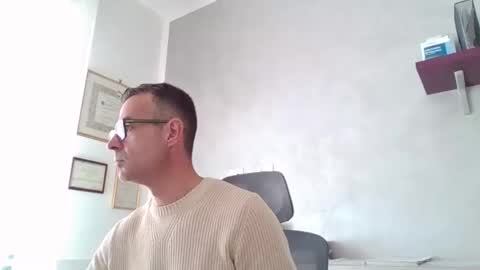 Snapshot of simmeturbate chatting on 04-22-26, 10:17 Italiandaddyitalydickassbottomassholecomshowmasturbatenudeboyitalyatleticcutemuscolarhardcockdickboy online show from 04-22-26, 10:17