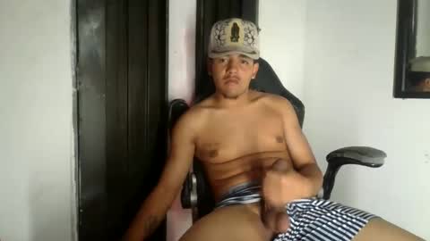 Snapshot of simon222_hot chatting on 04-04-26, 04:26 simonxxl online show from 04-04-26, 04:26