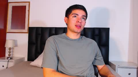 Snapshot of simon__lambert chatting on 06-10-26, 05:12 simon__lambert online show from 06-10-26, 05:12