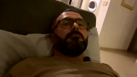 Snapshot of simon_bb chatting on 09-13-25, 08:41 Si online show from 09-13-25, 08:41