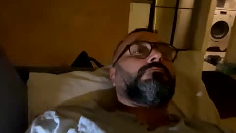 Snapshot of simon_bb chatting on 11-02-25, 09:28 Si online show from 11-02-25, 09:28