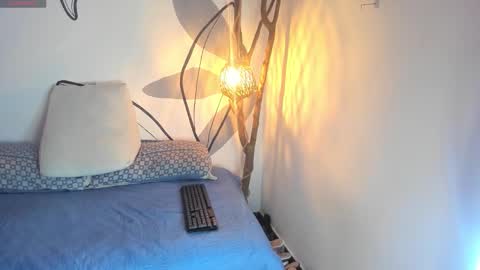 Snapshot of simon_colt chatting on 03-10-26, 10:20 simon colt online show from 03-10-26, 10:20