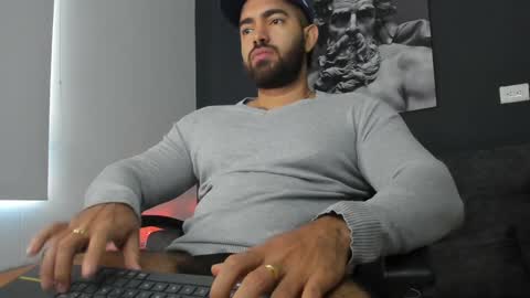 simon_leon01 online show from 01-17-25, 12:42