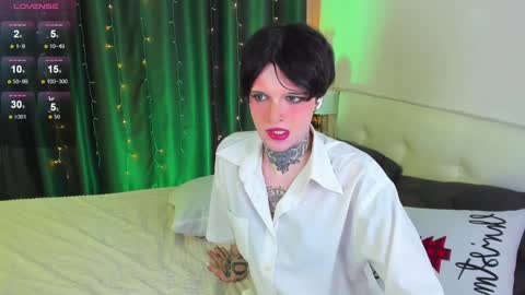 Snapshot of simona_rain chatting on 01-12-25, 02:41 Simona online show from 01-12-25, 02:41