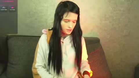 Snapshot of simona_rain chatting on 02-19-25, 07:28 Simona online show from 02-19-25, 07:28