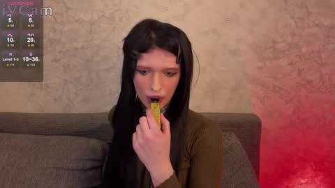 Snapshot of simona_rain chatting on 03-01-25, 01:43 Simona online show from 03-01-25, 01:43