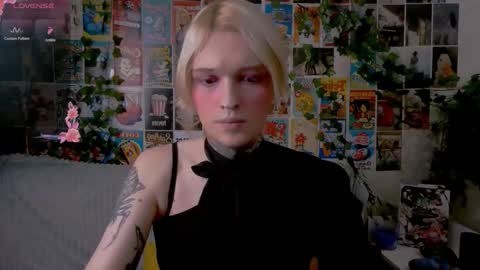 Snapshot of simona_rain chatting on 10-04-25, 11:14 Simona online show from 10-04-25, 11:14