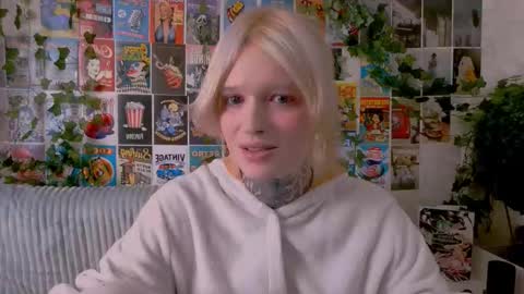 Snapshot of simona_rain chatting on 10-09-25, 02:31 Simona online show from 10-09-25, 02:31