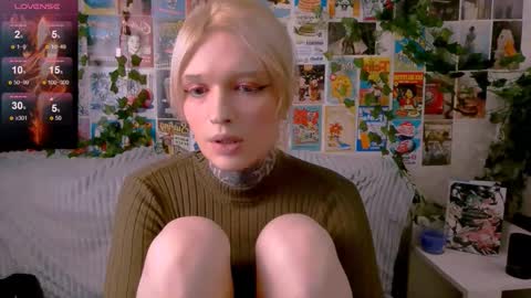 Snapshot of simona_rain chatting on 10-11-25, 01:27 Simona online show from 10-11-25, 01:27