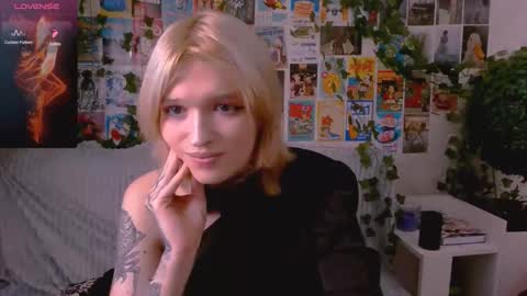 Snapshot of simona_rain chatting on 10-21-25, 10:43 Simona online show from 10-21-25, 10:43