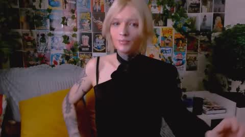 Snapshot of simona_rain chatting on 10-24-25, 01:57 Simona online show from 10-24-25, 01:57