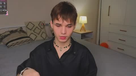 Snapshot of simonboy592 chatting on 03-31-26, 11:32 Alex online show from 03-31-26, 11:32