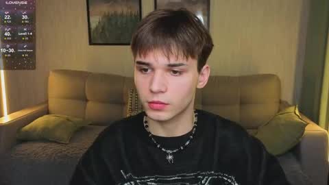 Snapshot of simonboy592 chatting on 04-10-26, 10:31 Alex online show from 04-10-26, 10:31