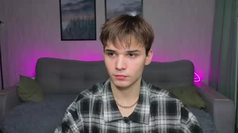 Snapshot of simonboy592 chatting on 04-17-26, 11:02 Alex online show from 04-17-26, 11:02