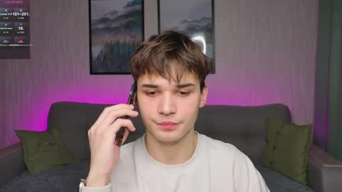 Snapshot of simonboy592 chatting on 04-18-26, 09:57 Alex online show from 04-18-26, 09:57