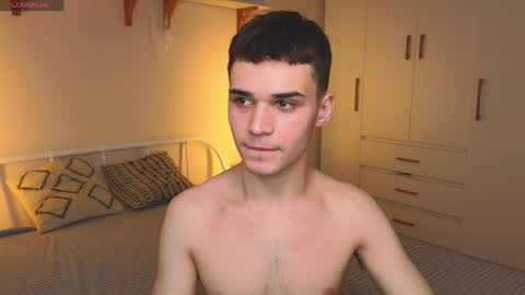 Snapshot of simonboy592 chatting on 04-25-26, 01:41 Alex online show from 04-25-26, 01:41