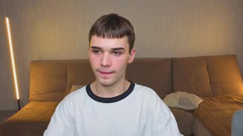 Snapshot of simonboy592 chatting on 05-18-26, 10:21 Alex online show from 05-18-26, 10:21
