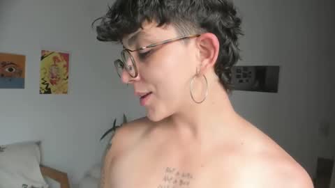 Sim. online show from 01-04-25, 08:27