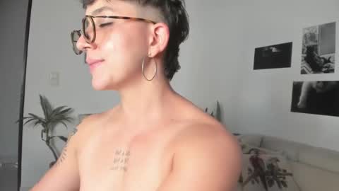 Sim. online show from 01-10-25, 11:18