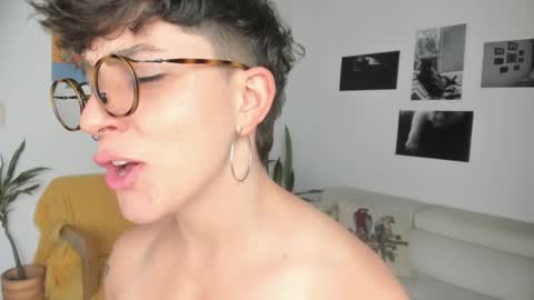 Sim. online show from 02-10-25, 09:04