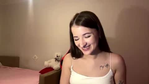 Snapshot of simoneperotta chatting on 05-28-26, 02:14 Alice online show from 05-28-26, 02:14