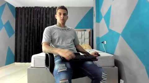 Snapshot of simonkeler chatting on 12-18-24, 06:32 SIMON KELER online show from 12-18-24, 06:32