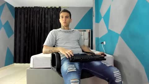 Snapshot of simonkeler chatting on 12-18-24, 11:30 SIMON KELER online show from 12-18-24, 11:30