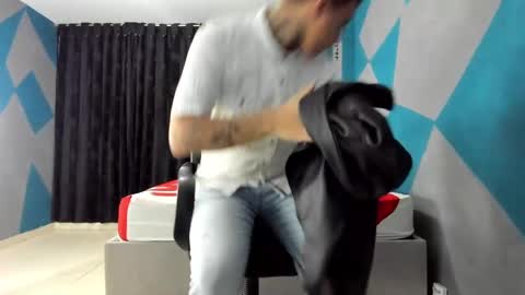 Snapshot of simonkeler chatting on 12-21-24, 03:25 SIMON KELER online show from 12-21-24, 03:25