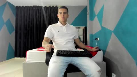 Snapshot of simonkeler chatting on 12-30-24, 02:20 SIMON KELER online show from 12-30-24, 02:20