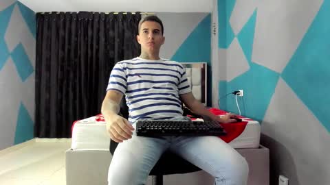 Snapshot of simonkeler chatting on 01-03-25, 06:55 SIMON KELER online show from 01-03-25, 06:55