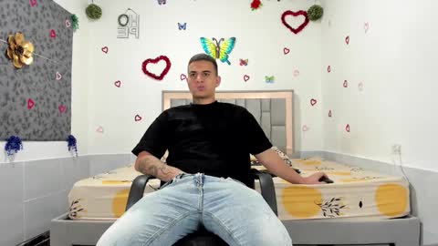 Snapshot of simonkeler chatting on 09-14-25, 01:05 SIMON KELER online show from 09-14-25, 01:05