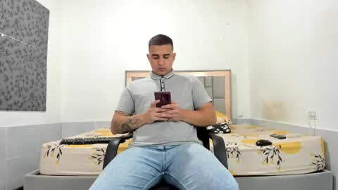 SIMON KELER online show from 04-21-26, 01:42