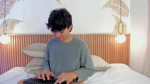  Simon  online show from 01-03-25, 03:33