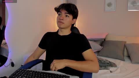  Simon  online show from 01-26-25, 06:16