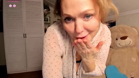 Simona online show from 11-02-25, 10:28