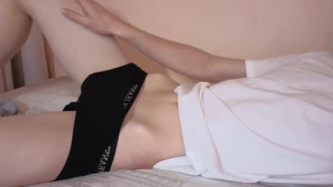 Snapshot of simonsecrett chatting on 12-13-25, 07:53 Simon online show from 12-13-25, 07:53