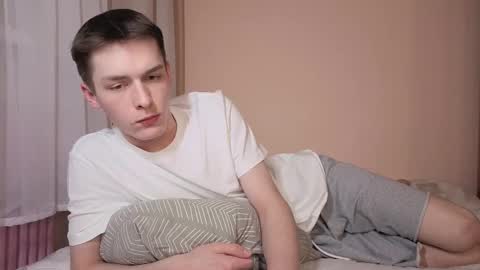 Snapshot of simonsecrett chatting on 01-06-26, 07:50 Simon online show from 01-06-26, 07:50