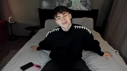 Snapshot of simonwnl chatting on 12-05-24, 06:44 Simon online show from 12-05-24, 06:44