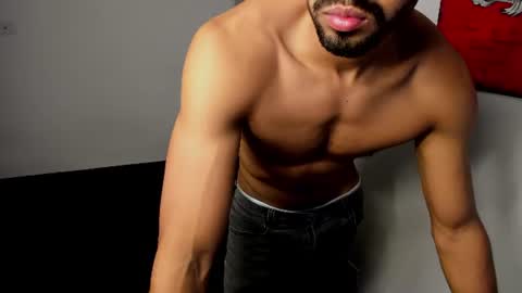 Snapshot of simple_guyy chatting on 06-25-26, 05:34 Andrey online show from 06-25-26, 05:34