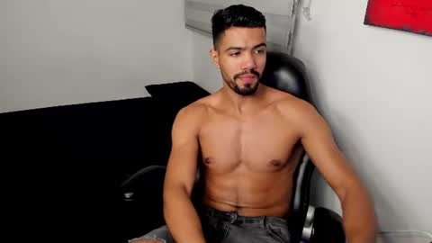 Snapshot of simple_guyy chatting on 06-28-26, 05:24 Andrey online show from 06-28-26, 05:24