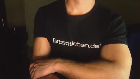 Snapshot of simply_adrian96 chatting on 10-10-25, 04:39 Adrian online show from 10-10-25, 04:39